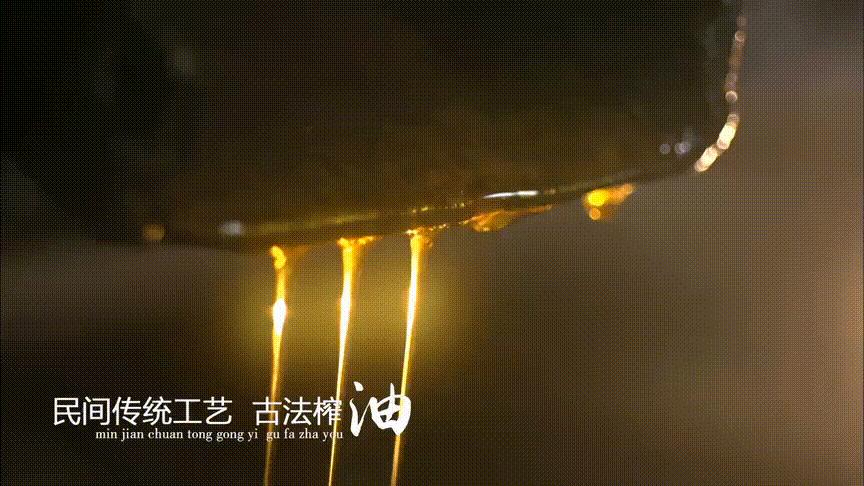 DƬ